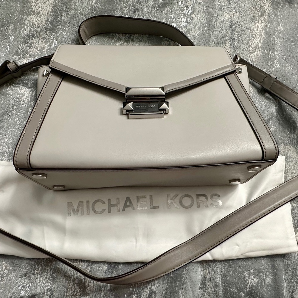 Classy Michael Kors trapeze bag